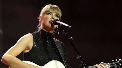 Il 'Taylor Swift Eras Tour': Un viaggio epico attraverso la carriera di una superstar!